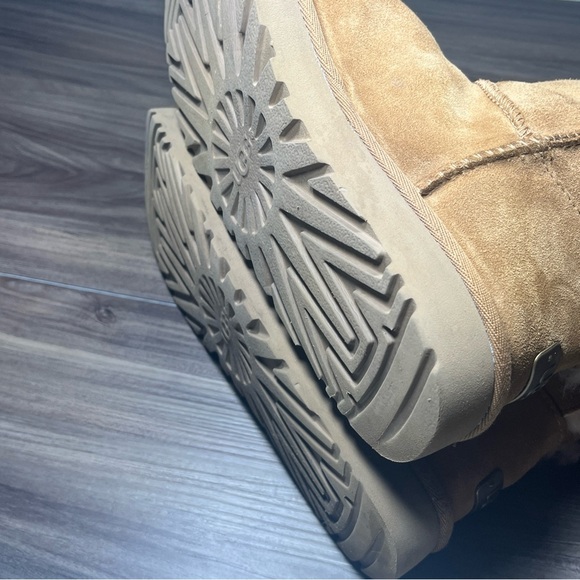 UGG CUSTOMIZABLE BAILEY BOW SHORT CHESTNUT SUEDE SHEARLING LINED US 8 / EU 39 - Picture 16 of 16